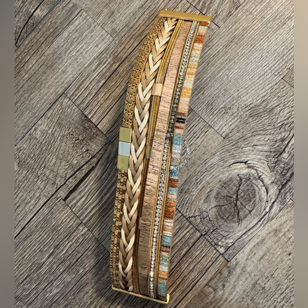 Multilayer Leather Magnetic Bracelet with Rhinestones - Picture 2 of 3